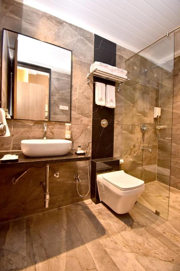 Meritas Aura Resort Lonavala Eksteriør bilde